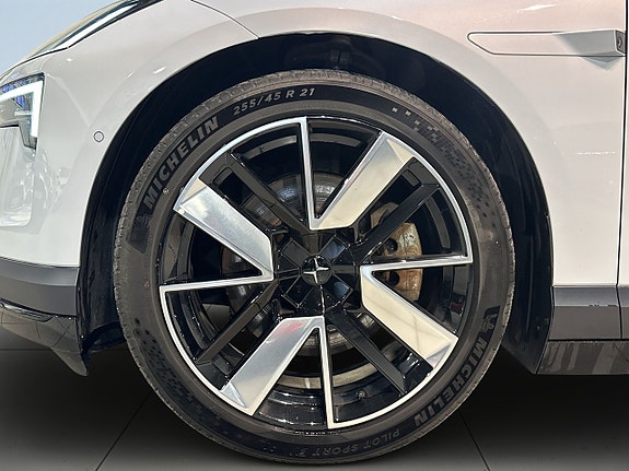 Polestar 4 14 of 24