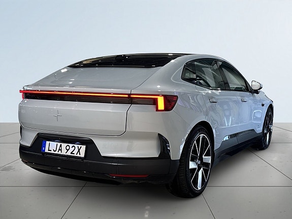 Polestar 4 6 of 24