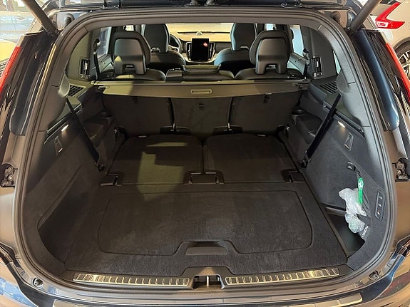 Volvo XC90 18 of 22