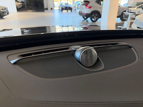 Volvo XC90 16 of 22