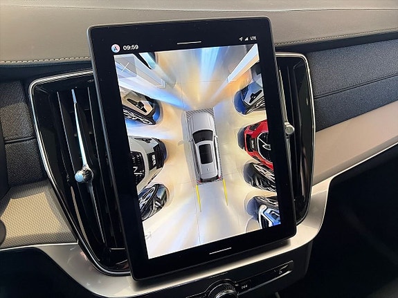 Volvo XC90 15 of 22