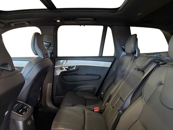 Volvo XC90 12 of 22