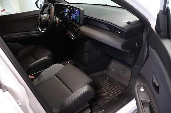 Nissan Micra 3 of 5