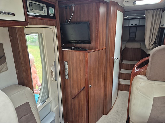 Adria Polaris 5 of 7