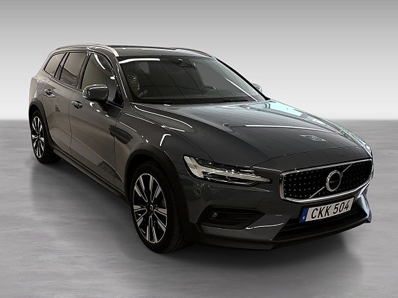 Volvo V60 Cross Country 3 of 5