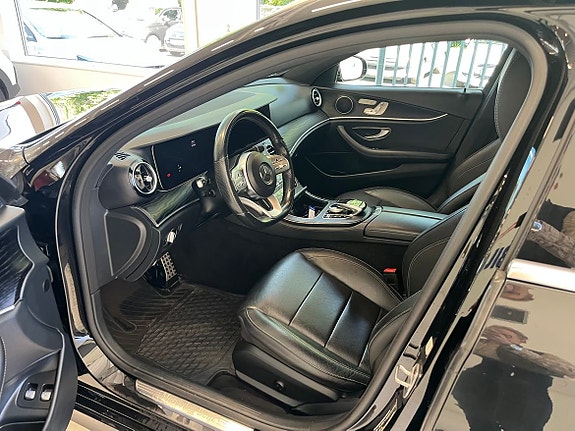 Mercedes-Benz E220 5 of 5