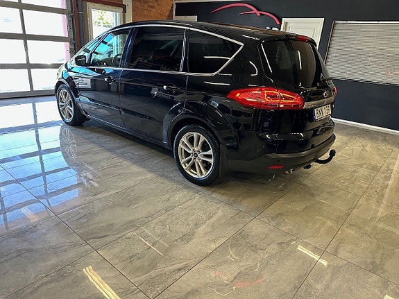 Ford S-MAX 4 of 5