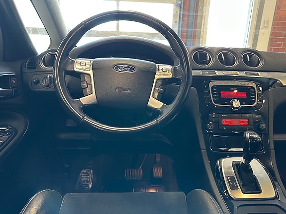 Ford S-MAX 8 of 19