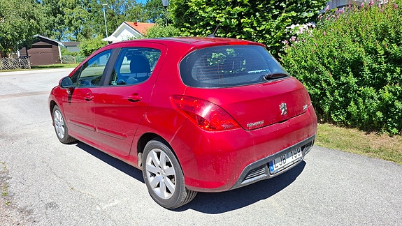 Peugeot 308 3 of 5