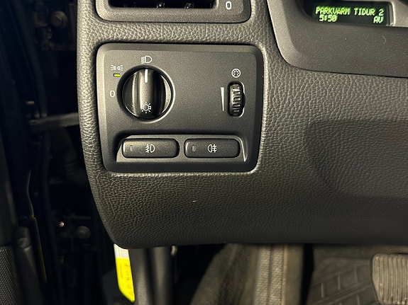 Volvo XC70 26 of 29