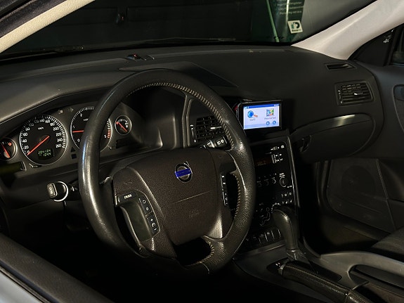 Volvo XC70 11 of 29