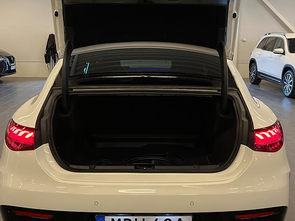 Mercedes-Benz EQE300 9 of 16