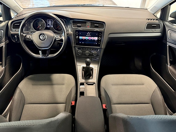 Volkswagen Golf VII 8 of 12