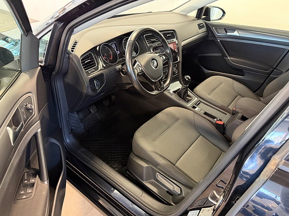 Volkswagen Golf VII 7 of 12