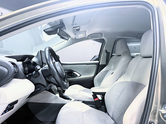 Toyota Yaris 5 of 15