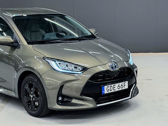 Toyota Yaris 9 of 15