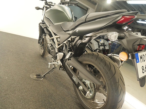 Suzuki SV650 5 of 6