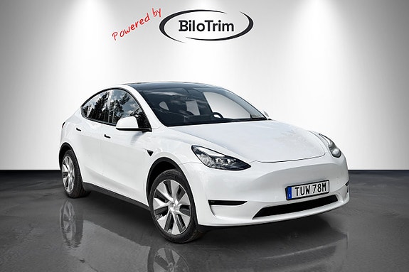 Tesla Model Y 2 of 5