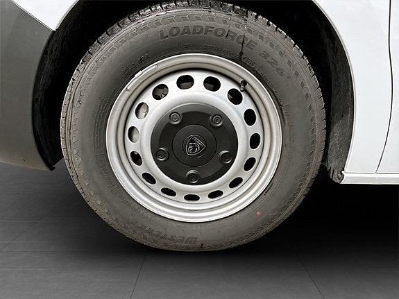 Peugeot e-Expert 14 of 14