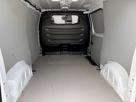 Peugeot e-Expert 6 of 14