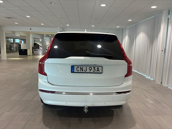 Volvo XC90 3 of 5