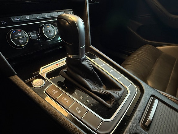 Volkswagen Passat 27 of 30