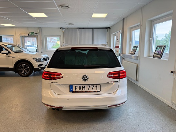 Volkswagen Passat 9 of 30