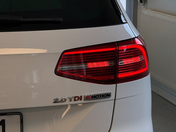 Volkswagen Passat 13 of 30