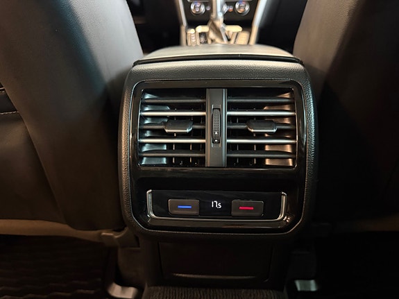 Volkswagen Passat 29 of 30