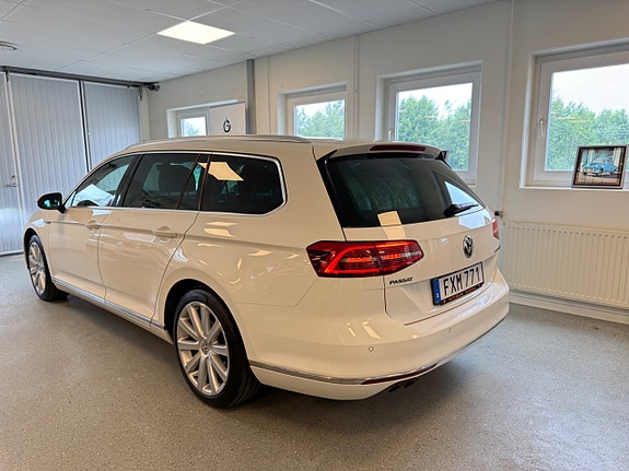 Volkswagen Passat 8 of 30