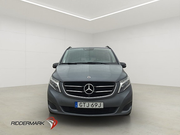 Mercedes-Benz V250 5 of 5