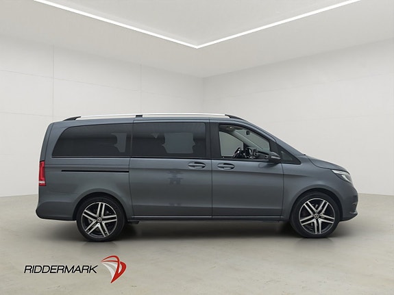 Mercedes-Benz V250 2 of 5