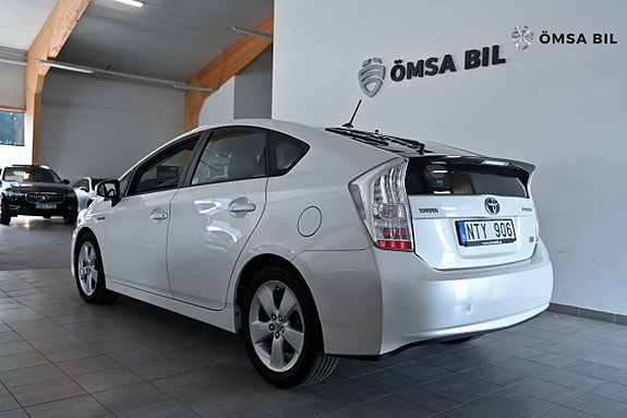 Toyota Prius 5 of 5