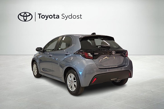 Toyota Yaris 4 of 19