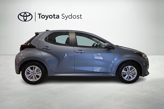 Toyota Yaris 8 of 19