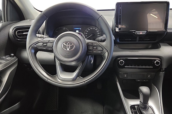 Toyota Yaris 12 of 19