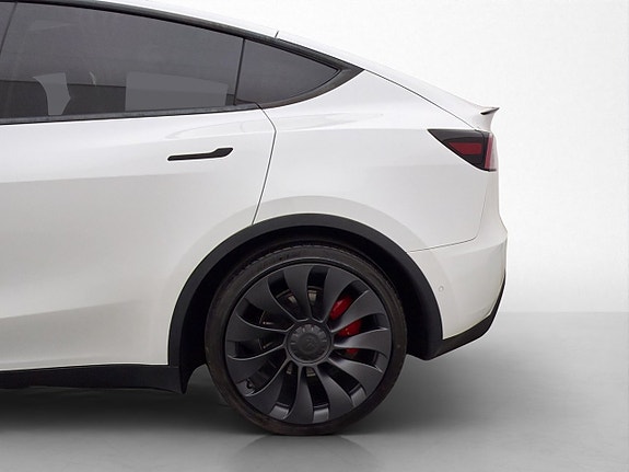 Tesla Model Y 30 of 30