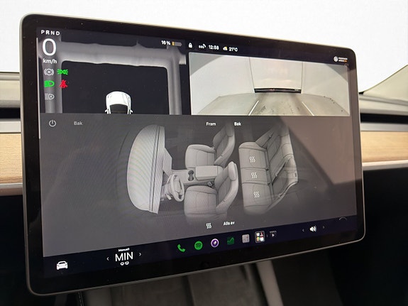 Tesla Model Y 24 of 30