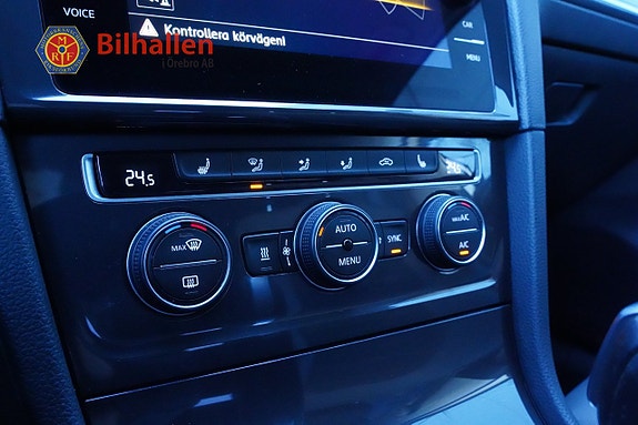 Volkswagen Golf Alltrack 9 of 12