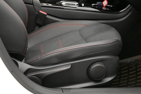 Mercedes-Benz A250 e 16 of 27