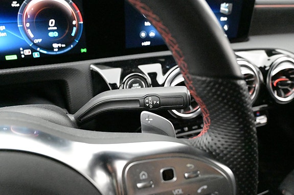 Mercedes-Benz A250 e 8 of 27