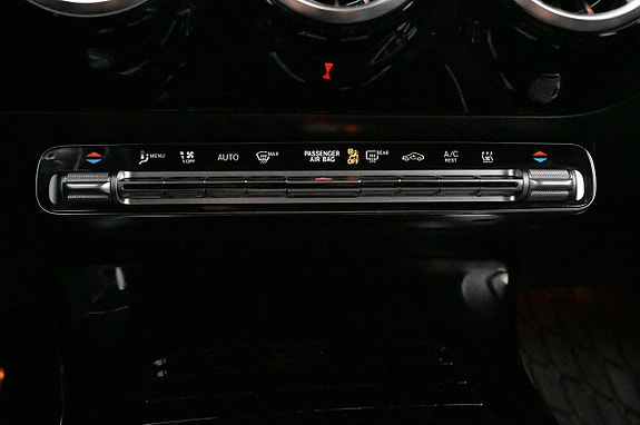 Mercedes-Benz A250 e 21 of 27