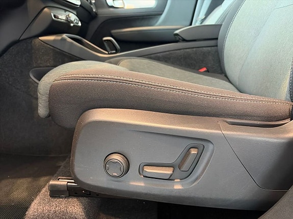 Volvo XC40 18 of 22
