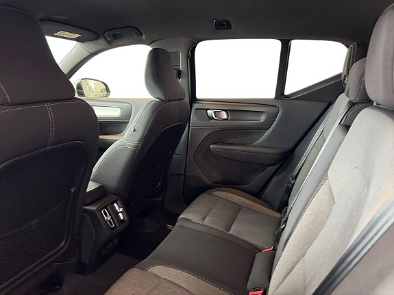 Volvo XC40 10 of 22
