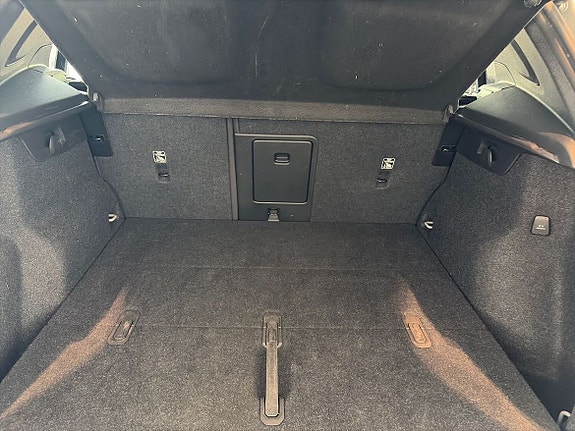 Volvo XC40 6 of 22