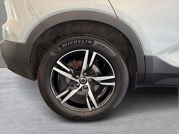 Volvo XC40 7 of 22