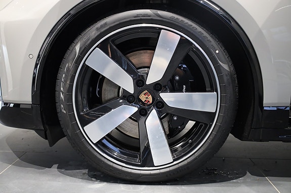 Porsche Macan GTS 10 of 25