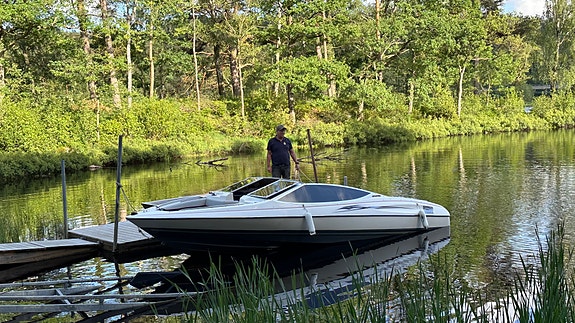 Bayliner Capri 2050 - 5,7 Mercrusier - Fint skick 2 of 5