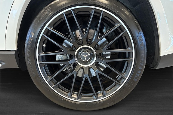 Mercedes-Benz GLS63 8 of 18