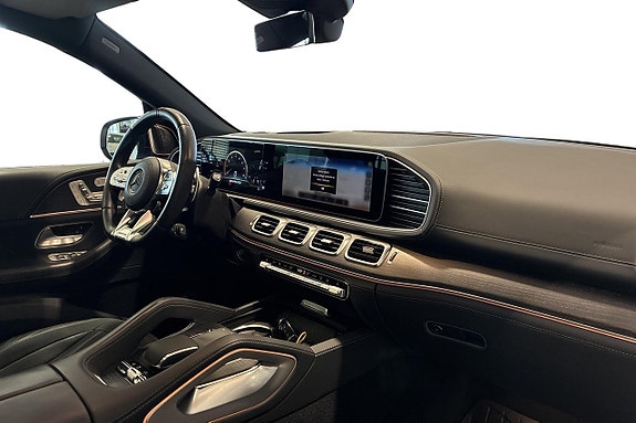 Mercedes-Benz GLS63 9 of 18